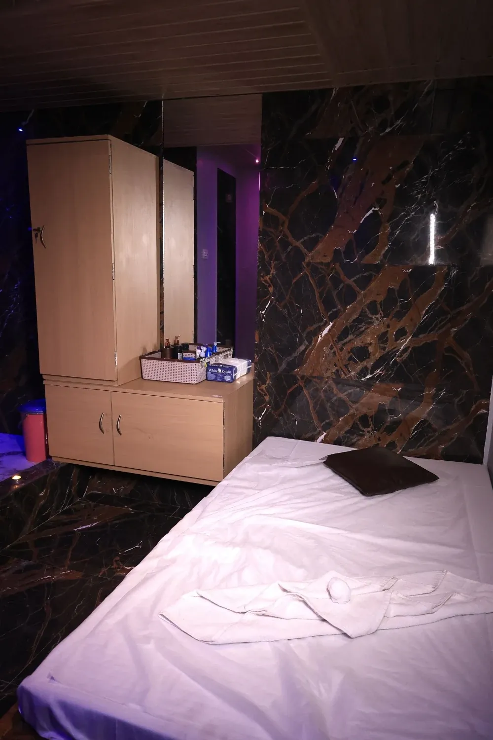 Full body oil massage